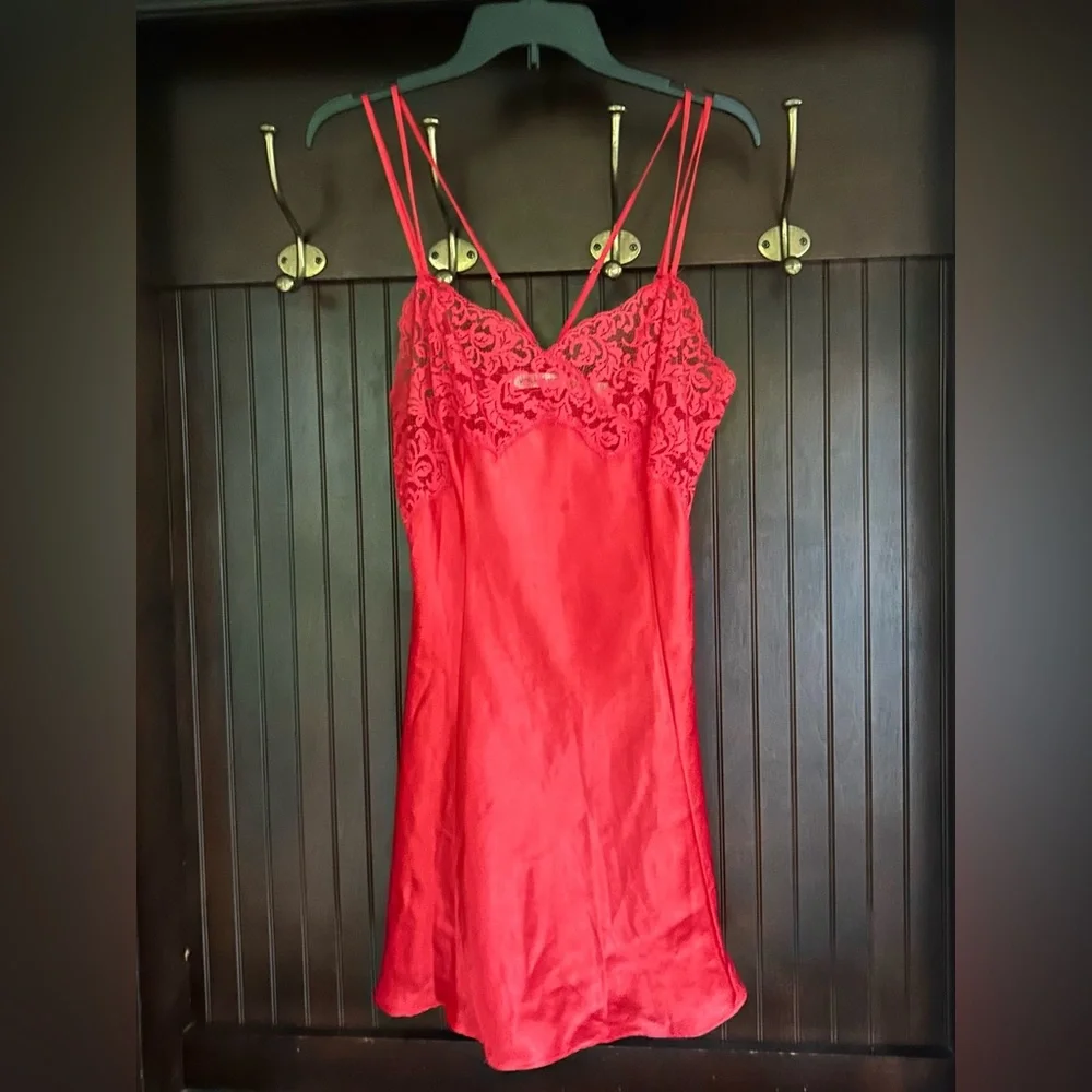 Y2K VICTORIAS SECRET Babydoll Cherry Red Lace Trim Mini Slip Dress Coquette Sz M - Picture 3 of 9